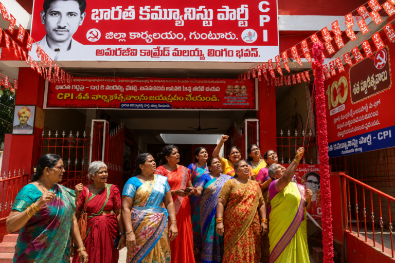 మహిళా రిజర్వేషన్లను వెంటనే అమలు చేయాలి